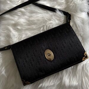 Elegant Black Shoulder Bag